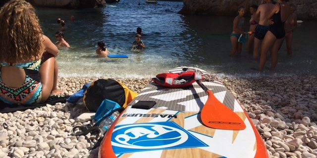 Paddling tour around Vis island